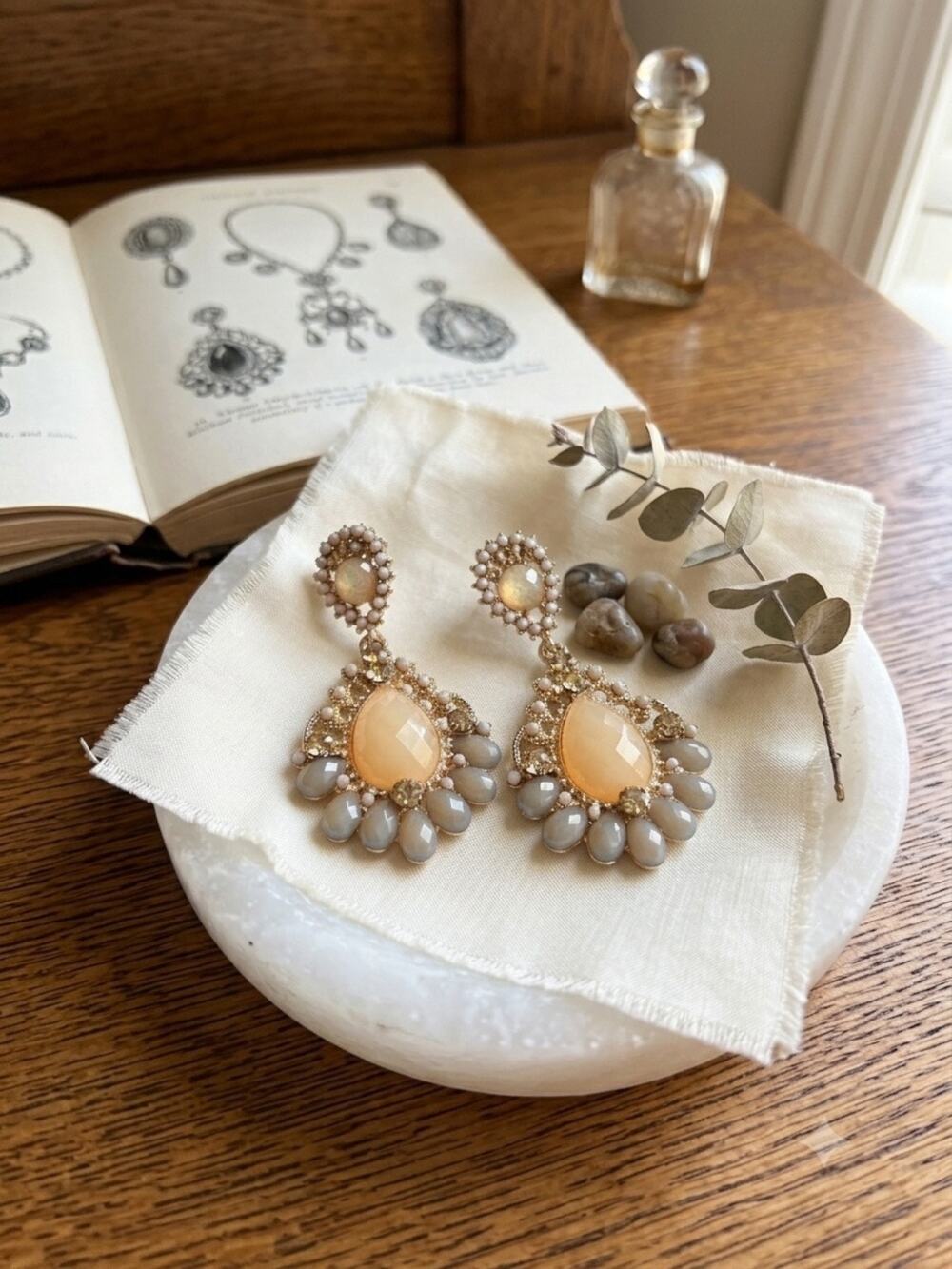 Vintage-Inspired Teardrop Statement Earrings